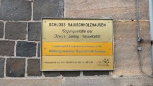 Schild an Schloss Rauischholzhausen